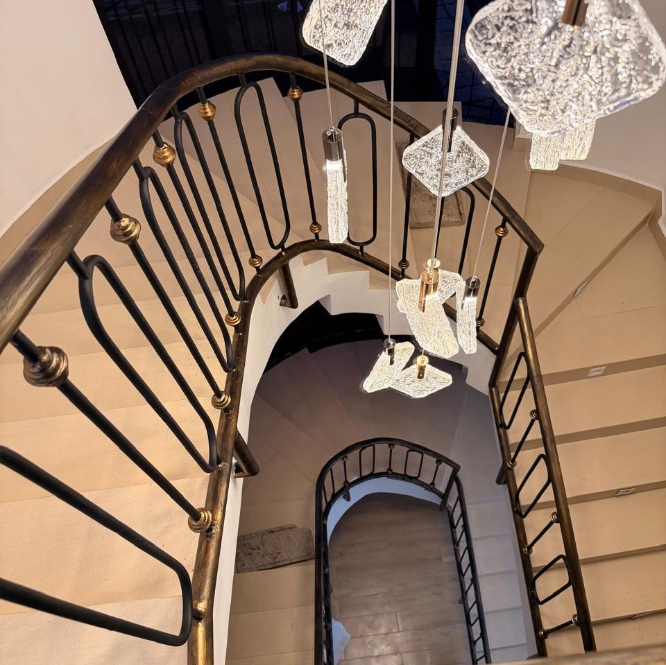 Staircase railings